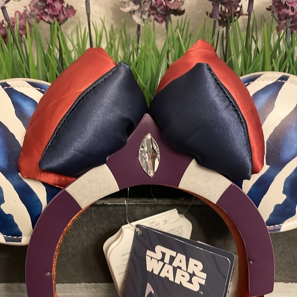 2024 Disney Parks Star Wars Ahsoka Tano Day “I Am No Jedi” Ears Headband NEW - Picture 4 of 5